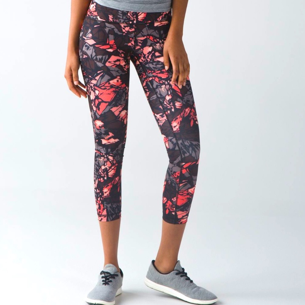 Lululemon High Times Pant (Full-On Luxtreme)
Paint Storm Espresso Multi 4